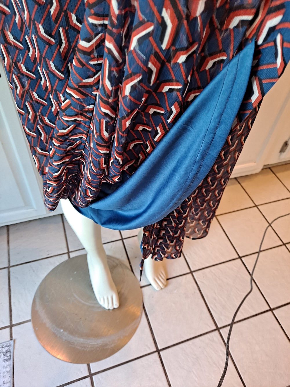 DR2 Navy Black White Orange Geometric Printed Midi Shirt Dress Tie Waist Lined - Picture 4 of 12